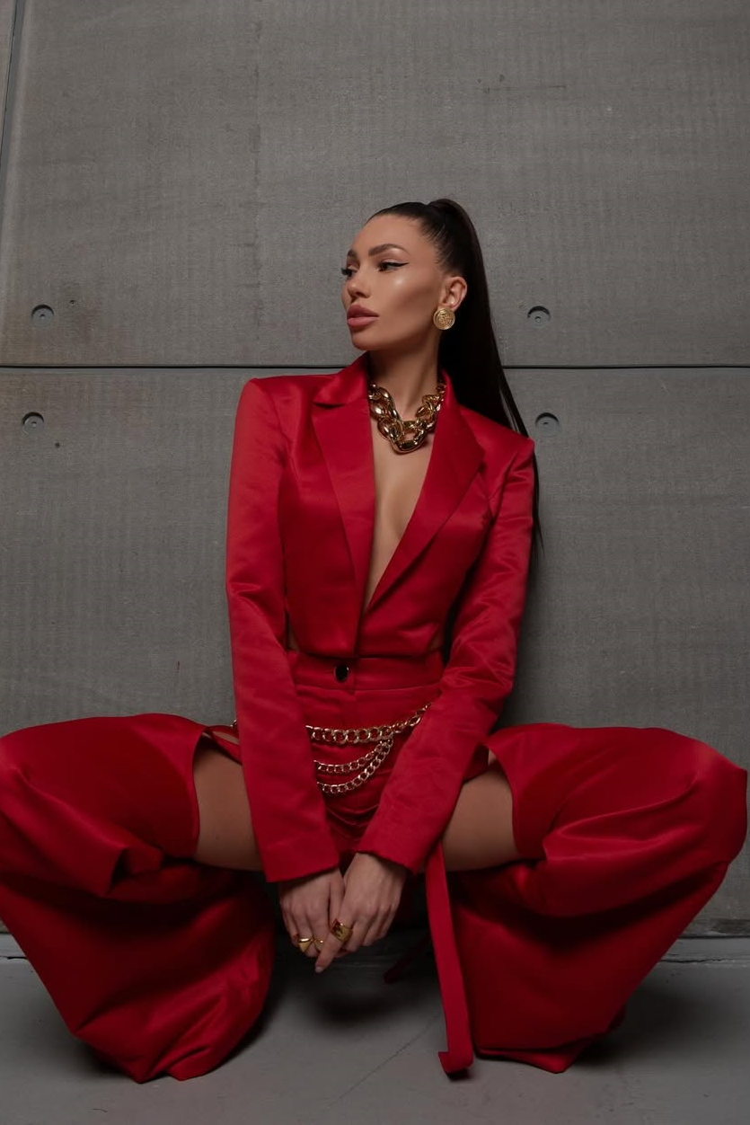 Проститутка-индивидуалка Лада, 27 лет, грудь 3, 170 см, 30'000 / час