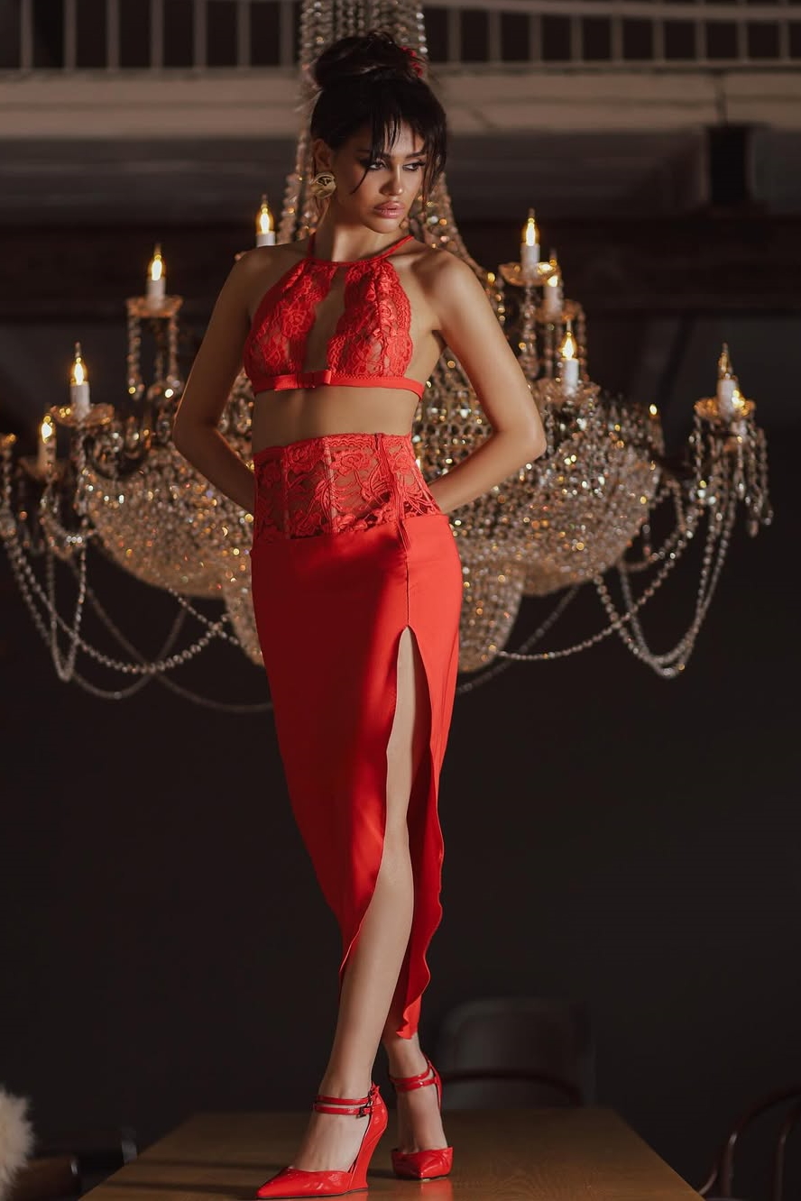 Проститутка-индивидуалка Лилия, 20 лет, грудь 2, 175 см, 20'000 / час