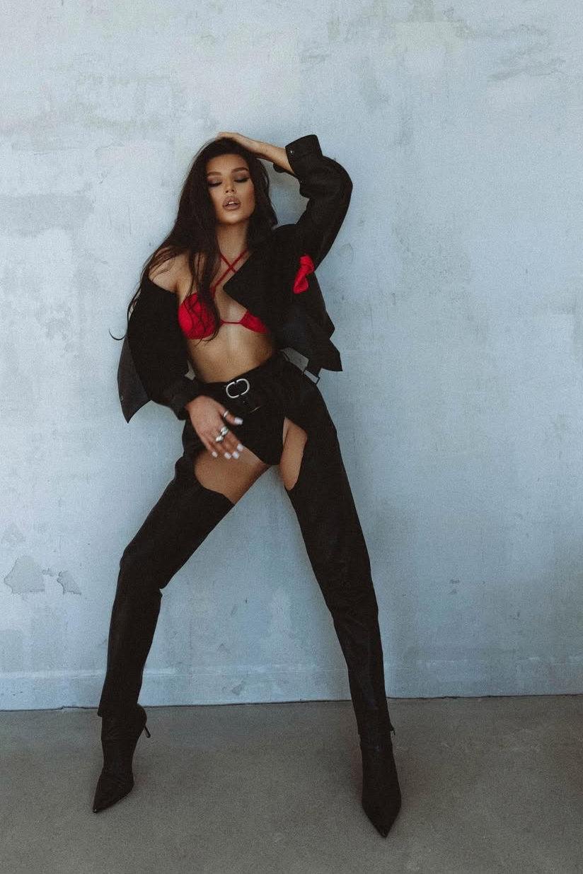 Проститутка-индивидуалка Ярослава, 24 лет, грудь 3, 172 см, 22'000 / час